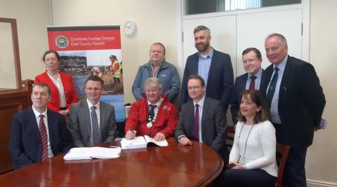 Contract signing for Bantry FRS